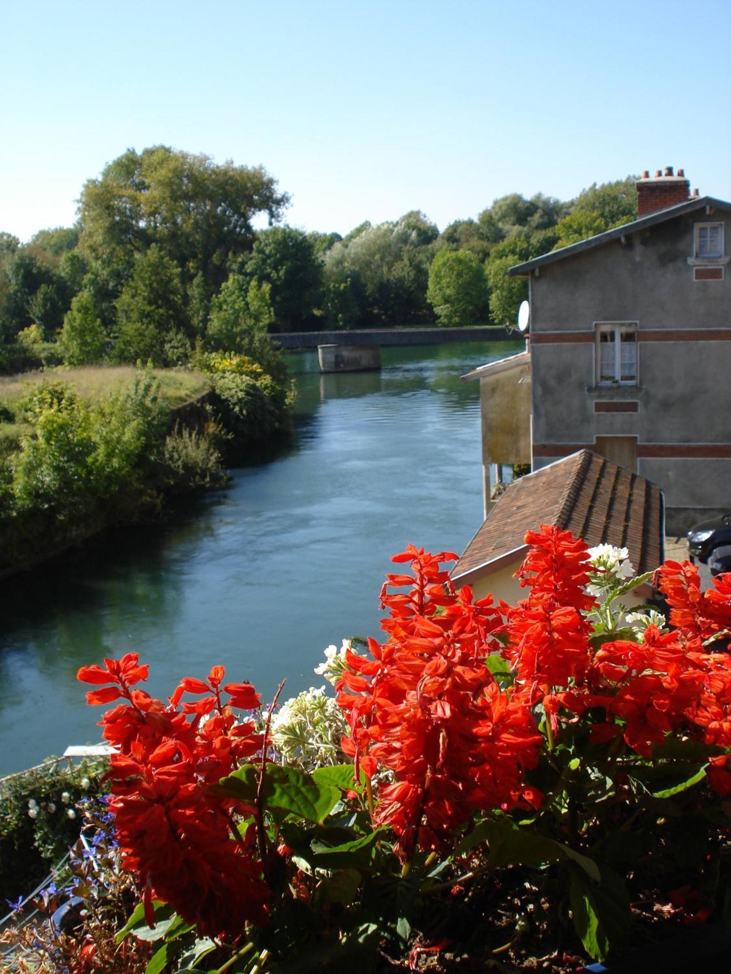 Chambres D'Hotes Notre Paradis Dun-sur-Meuse Экстерьер фото